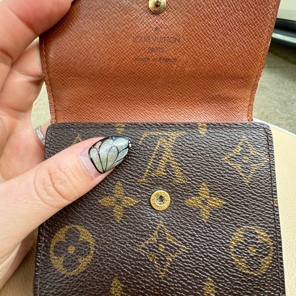 LV Compact Wallet - Picture 7 of 10